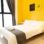 2 Rooms Suite At Kl City L 6 Pax L 3 Queen Beds