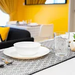 2 Rooms Suite At Kl City L 6 Pax L 3 Queen Beds