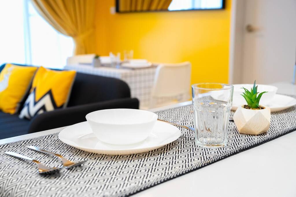 2 At Kl L 6 Pax L 3 Queen Beds Pangsapuri