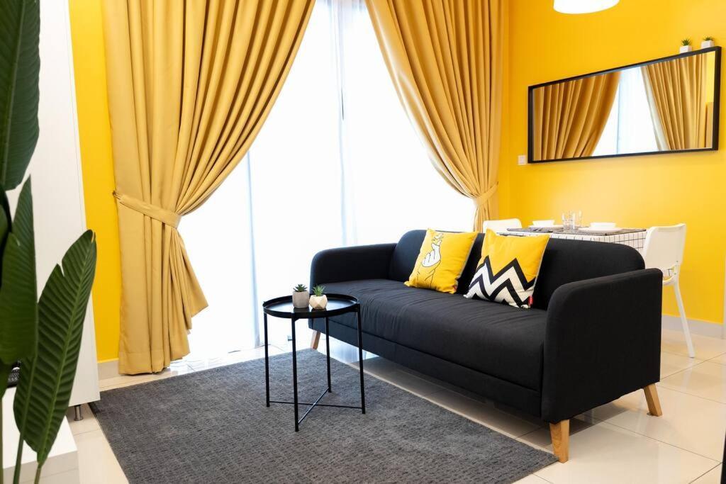 2 At Kl L 6 Pax L 3 Queen Beds Pangsapuri