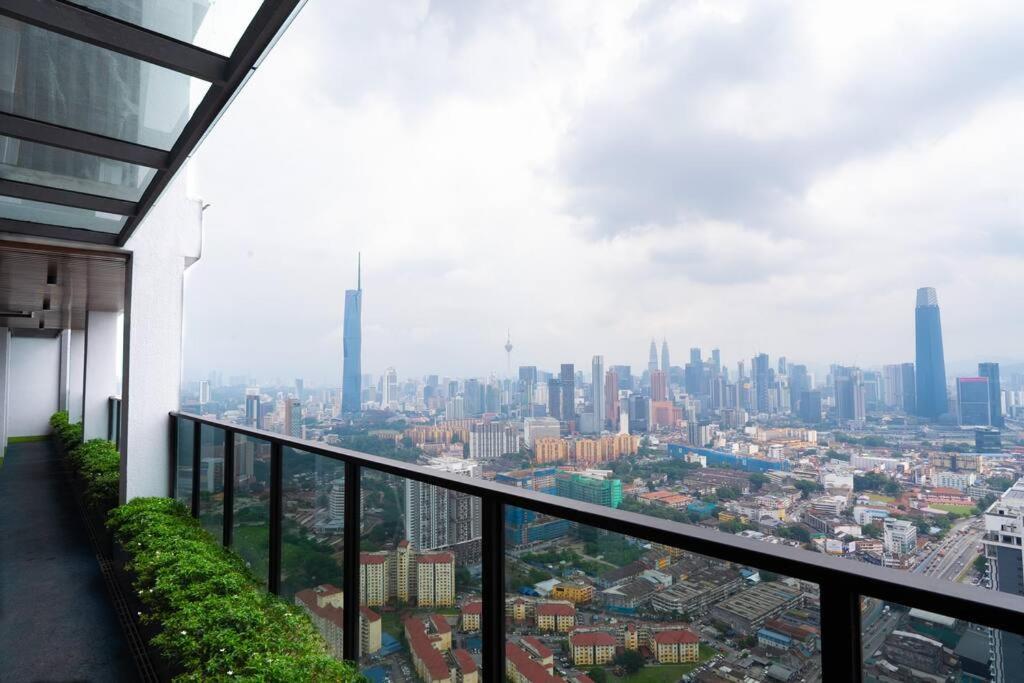 2 At Kl L 6 Pax L 3 Queen Beds Kuala Lumpur